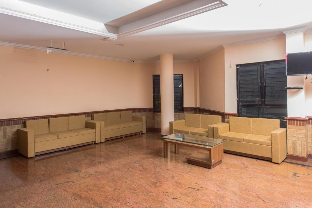Kallada Golden Hotel Thrissur Bagian luar foto